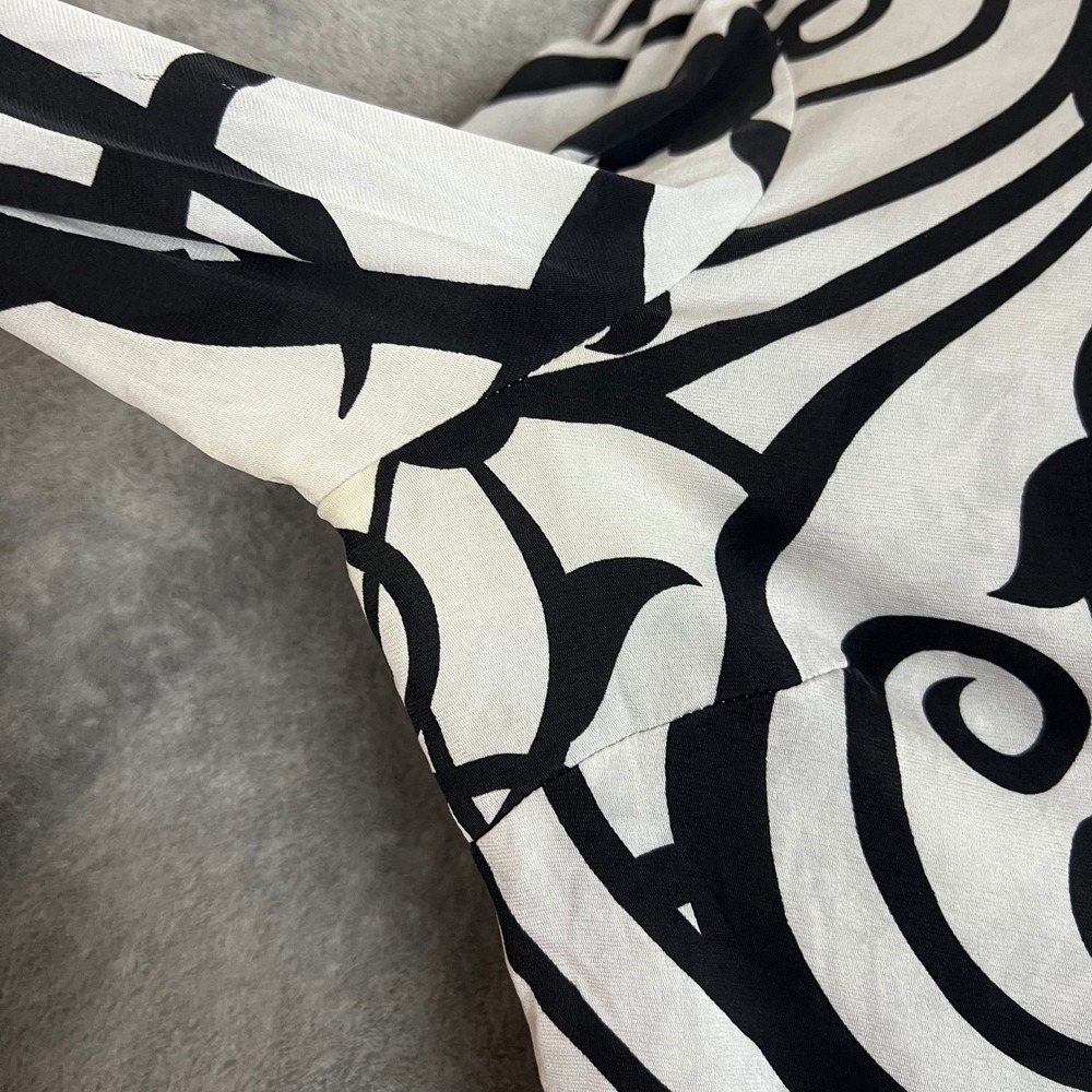 St John Blouse Womens 8 Black White Abstract Pleated Long Sleeve Career - Picture 7 of 12
